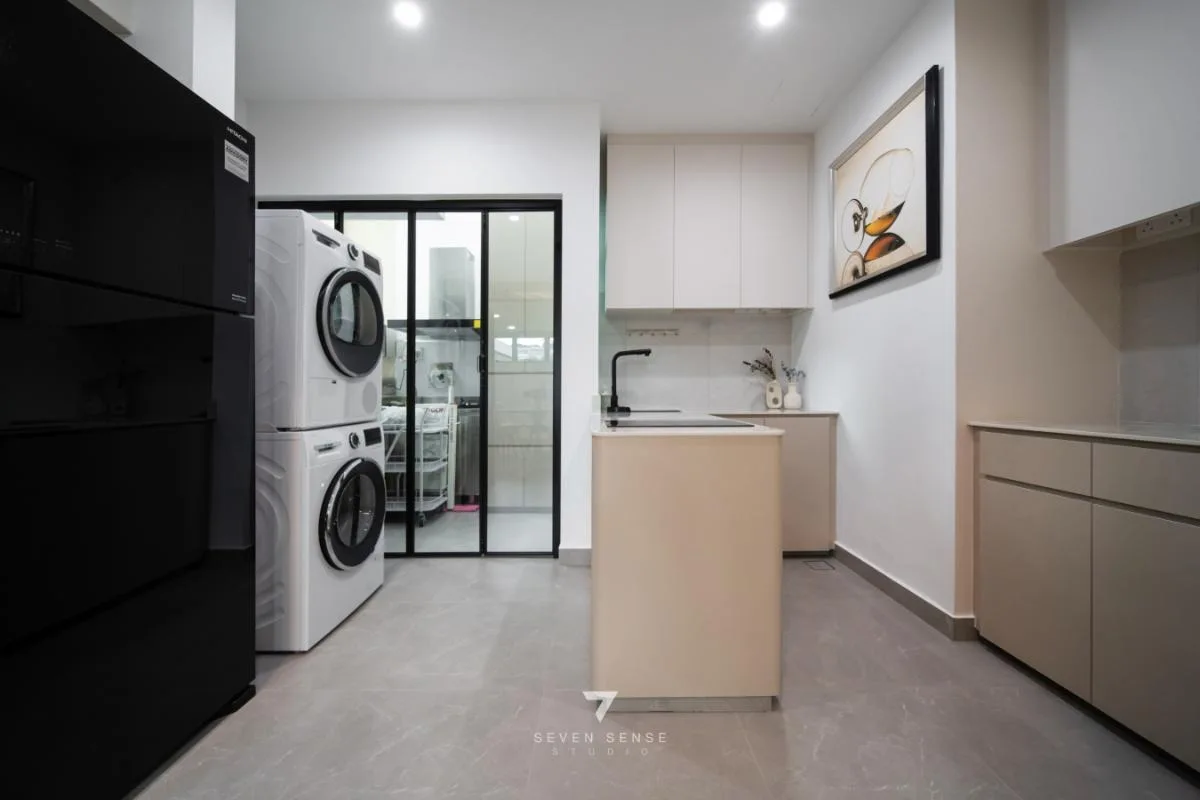 Hazel Park Condo by 7 Sense Studio, view 6