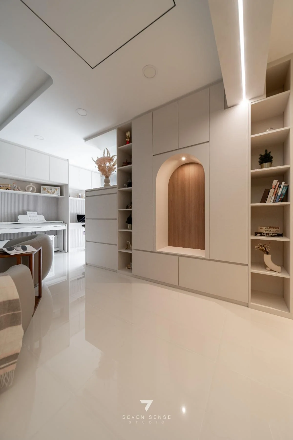 670 Woodlands Dr 71 by 7 Sense Studio, view 4