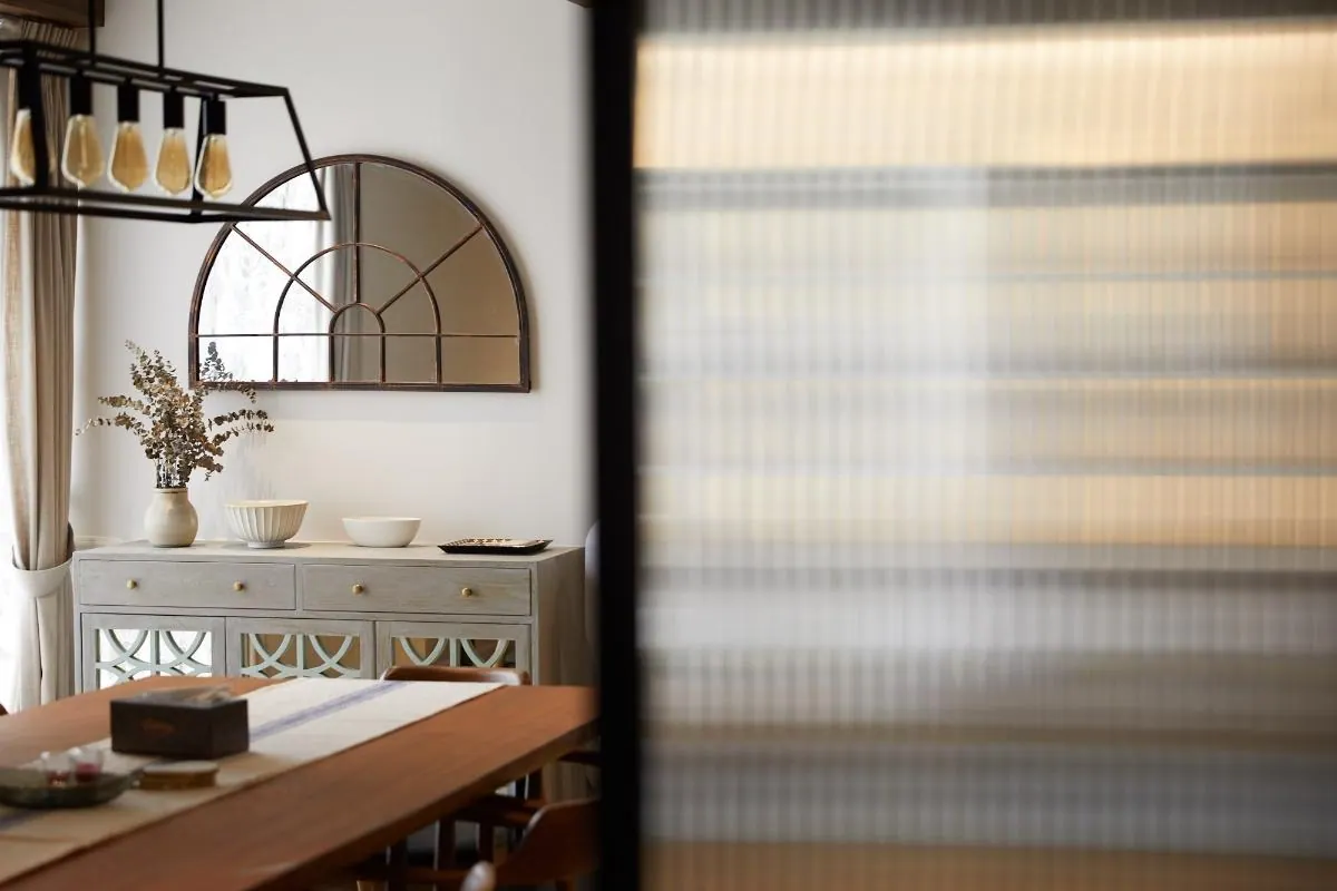 Black N White Haus Jersey Lodge 8, Design Authority
