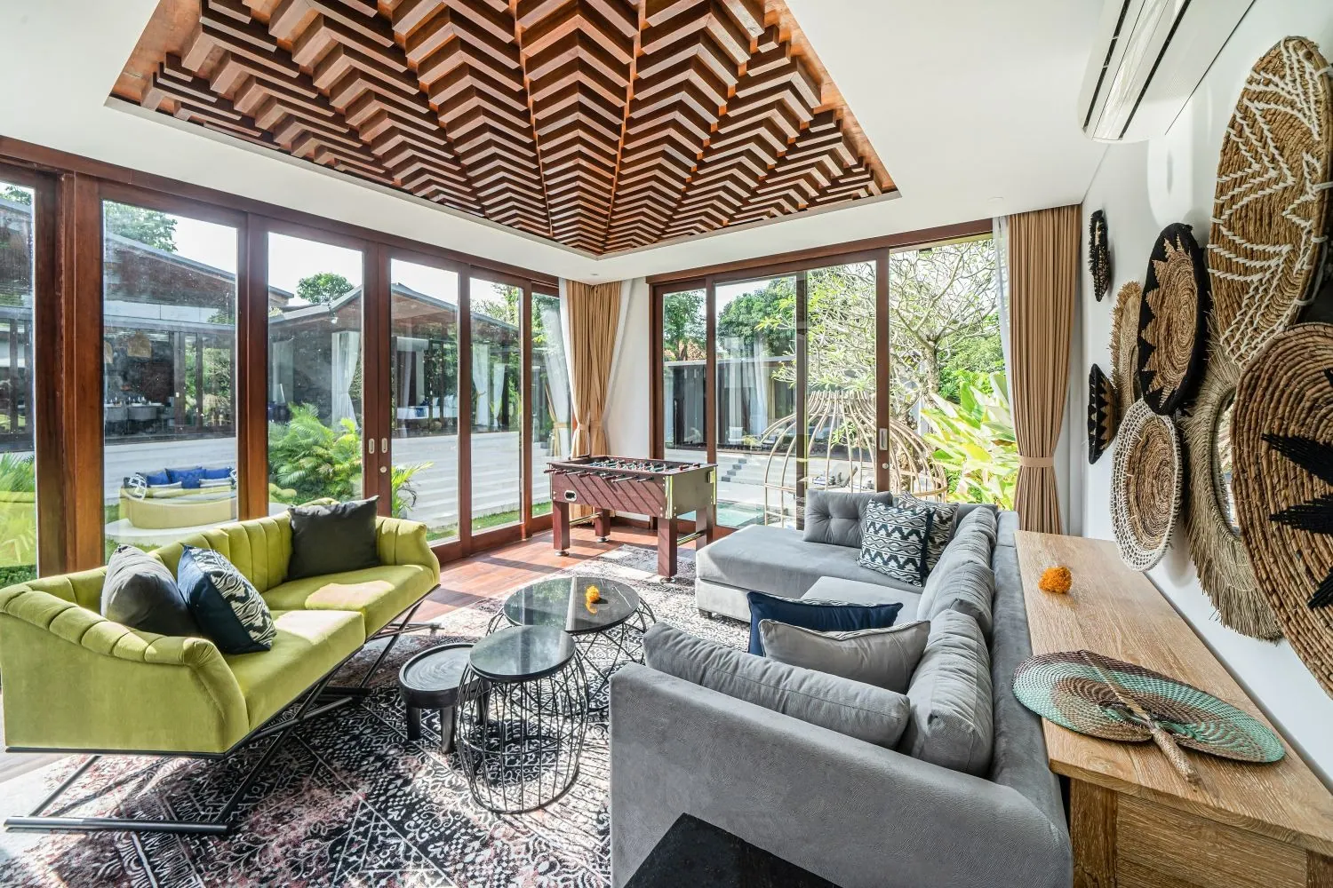 A Lustrous Escape @ De Prestigio Villas by YWA Studio
