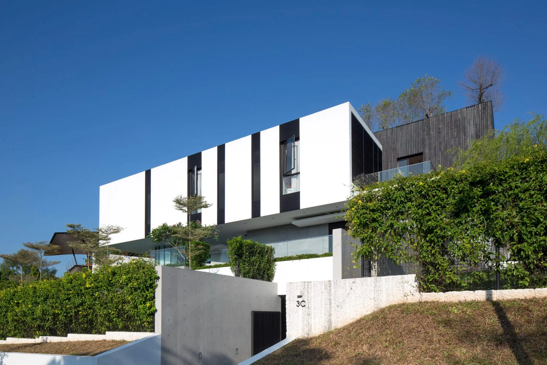 AR43%20Architects%20 %20Tembusu%20House%20 %20Dalvey%20Estate%205, Design Authority