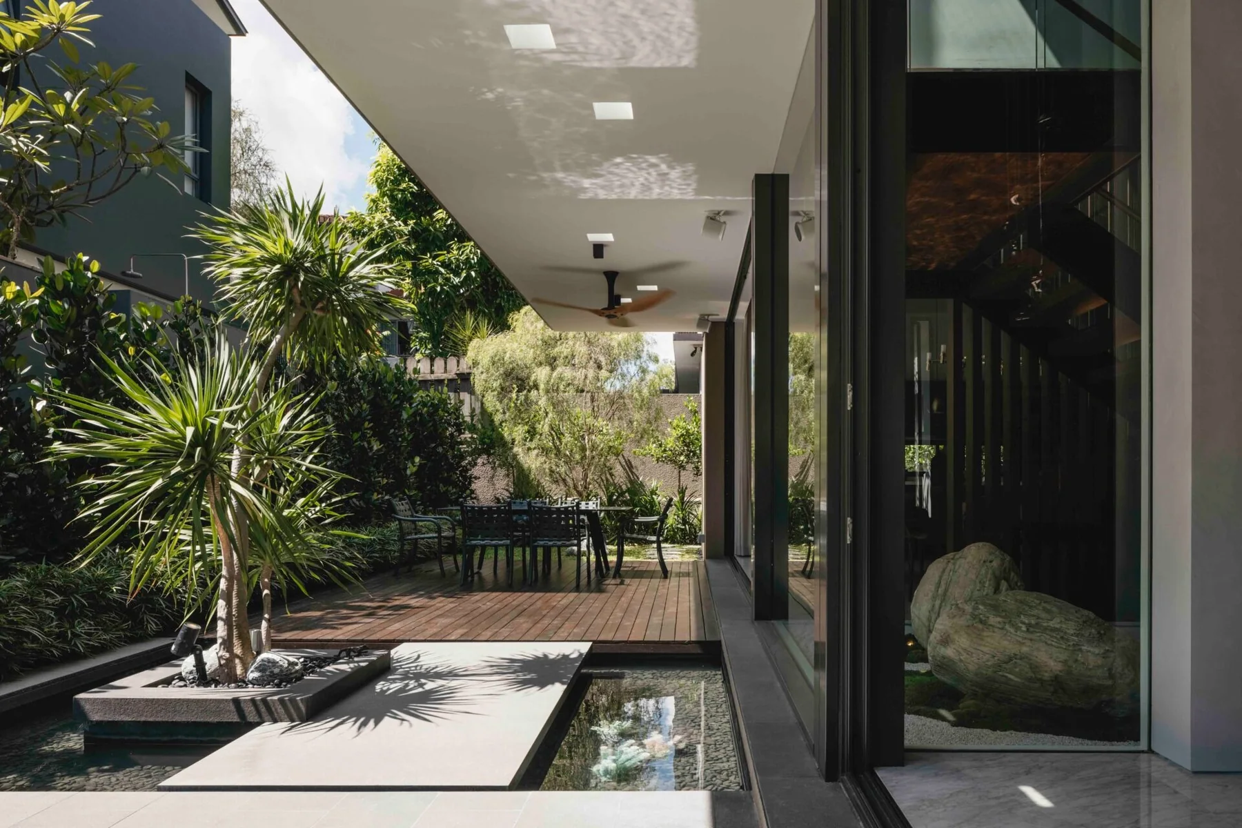 AR43%20Architects%20 %20Perforated%20House%20 %209%20Saraca%20Road%204, Design Authority