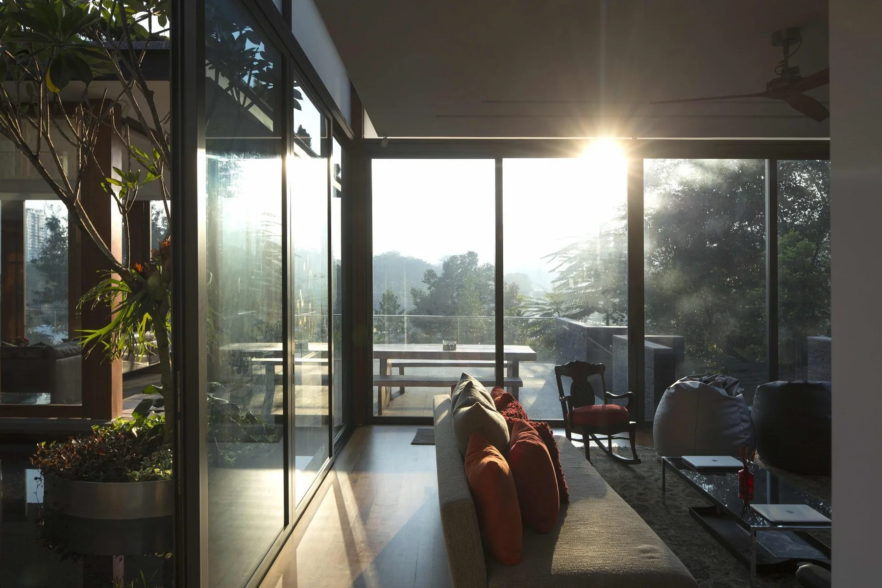 AR43%20Architects%20 %20Hillside%20House%20 %2022%20Olive%20Road%205, Design Authority
