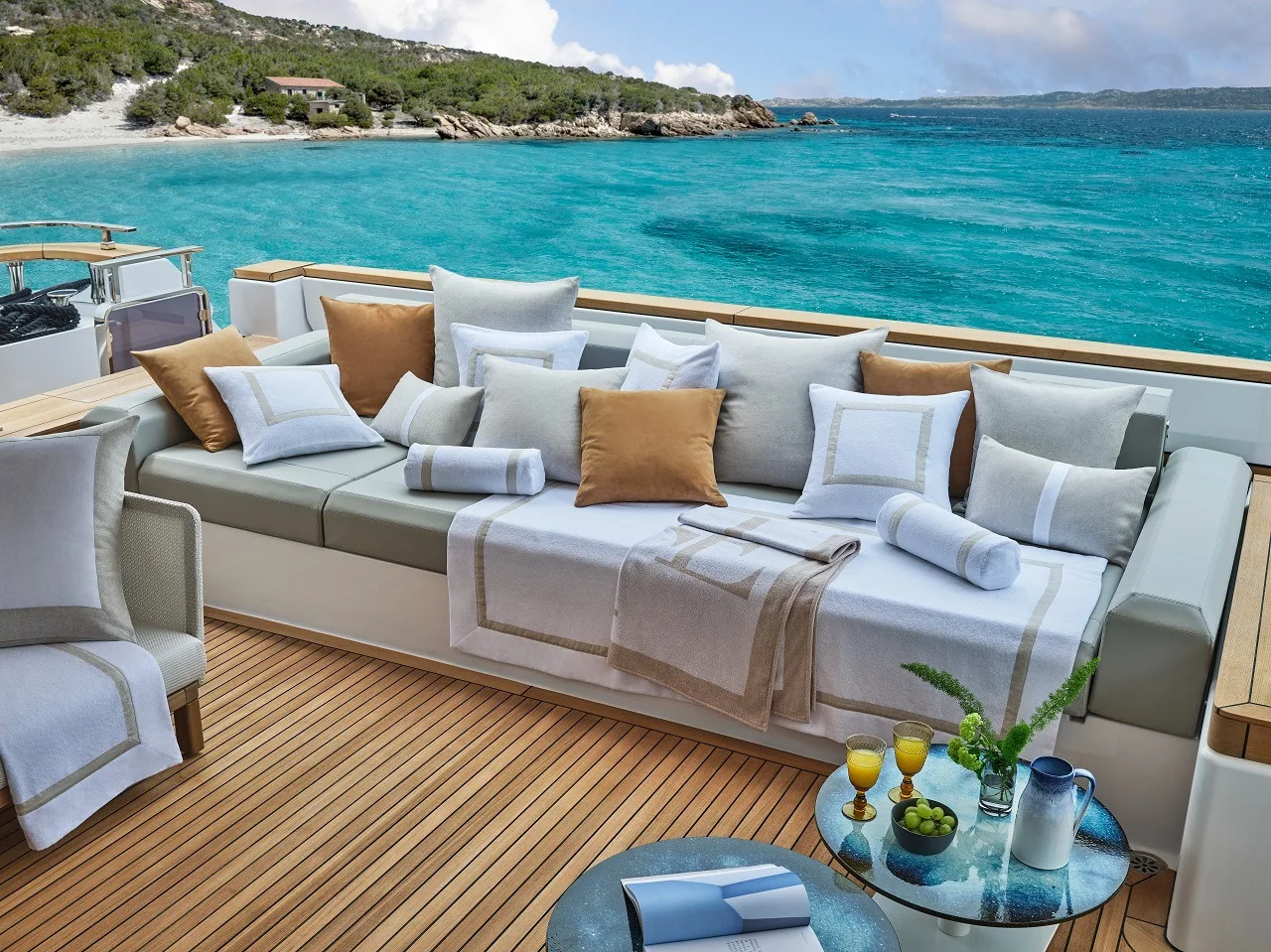 Travel Story Yacht SS21 Btb Linen Suede Beach, Design Authority
