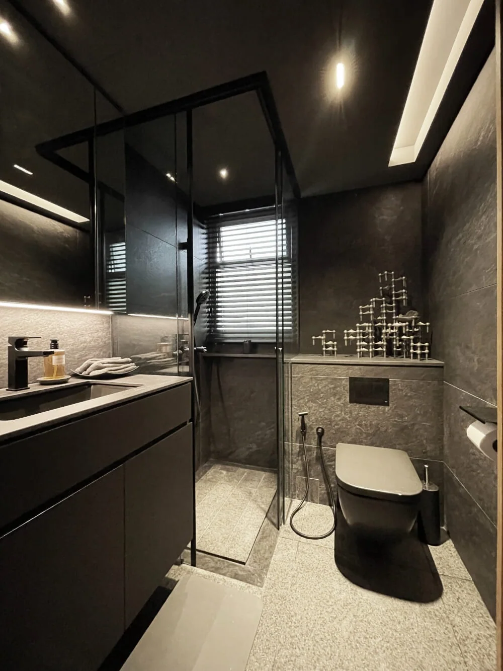 Bedok Studio Apartment by Metamorph Design, view 1