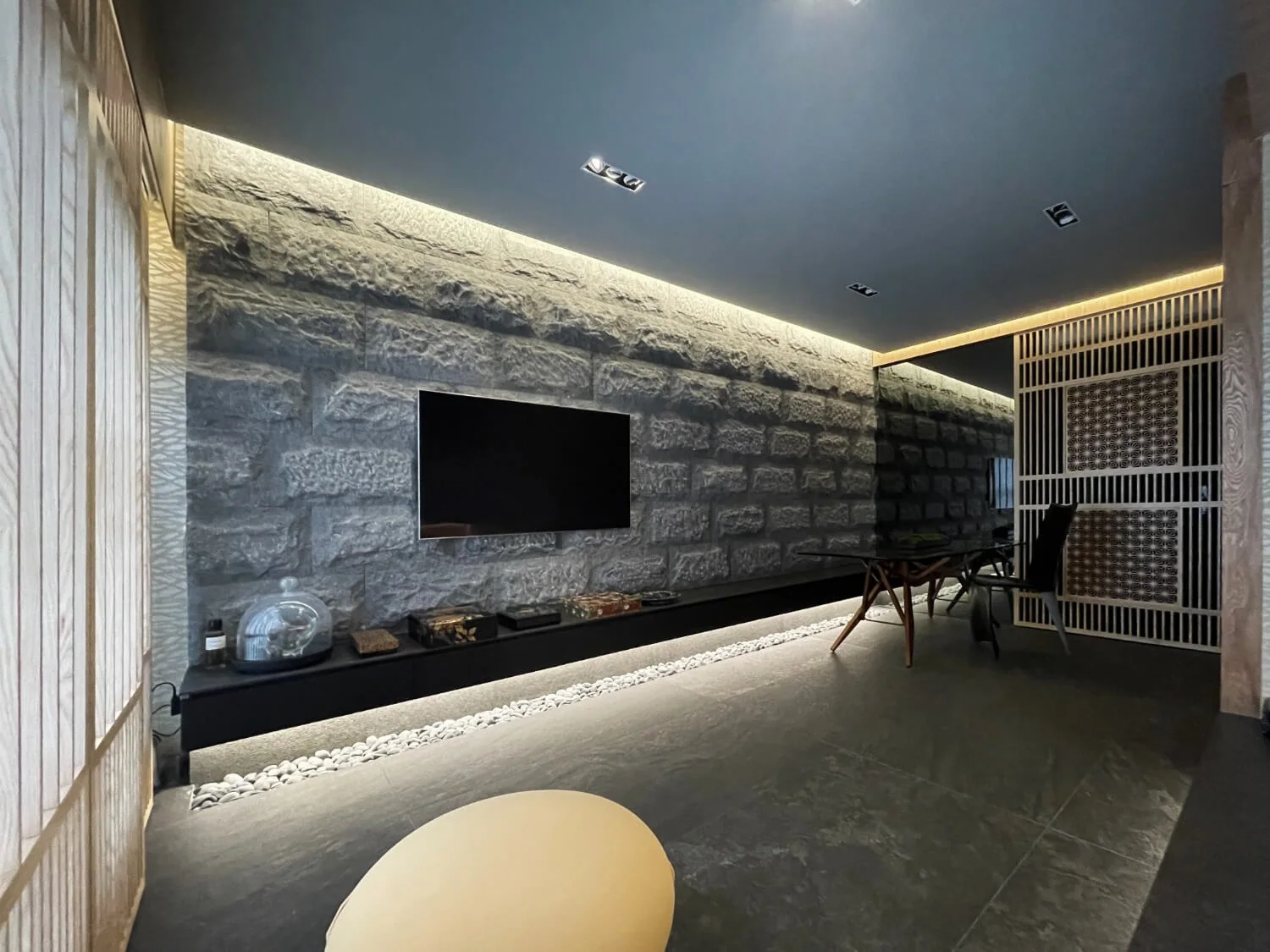 Bedok Studio Apartment by Metamorph Design, view 5