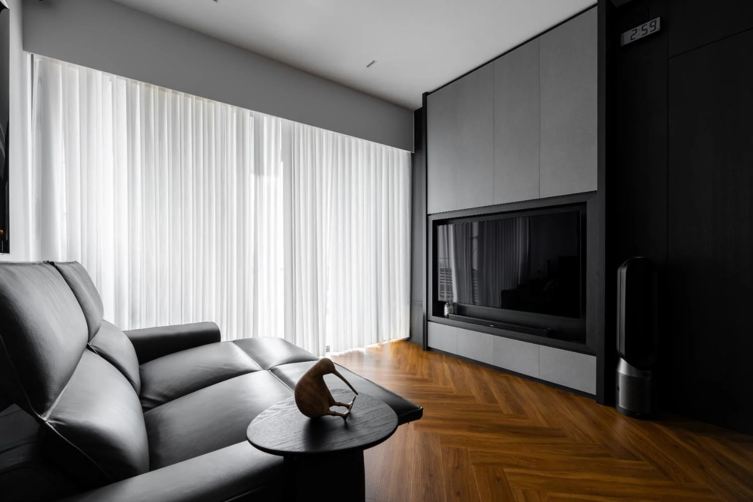 Galerie Noire @ Skyline Concourse by MYNMYN Studio, view 7