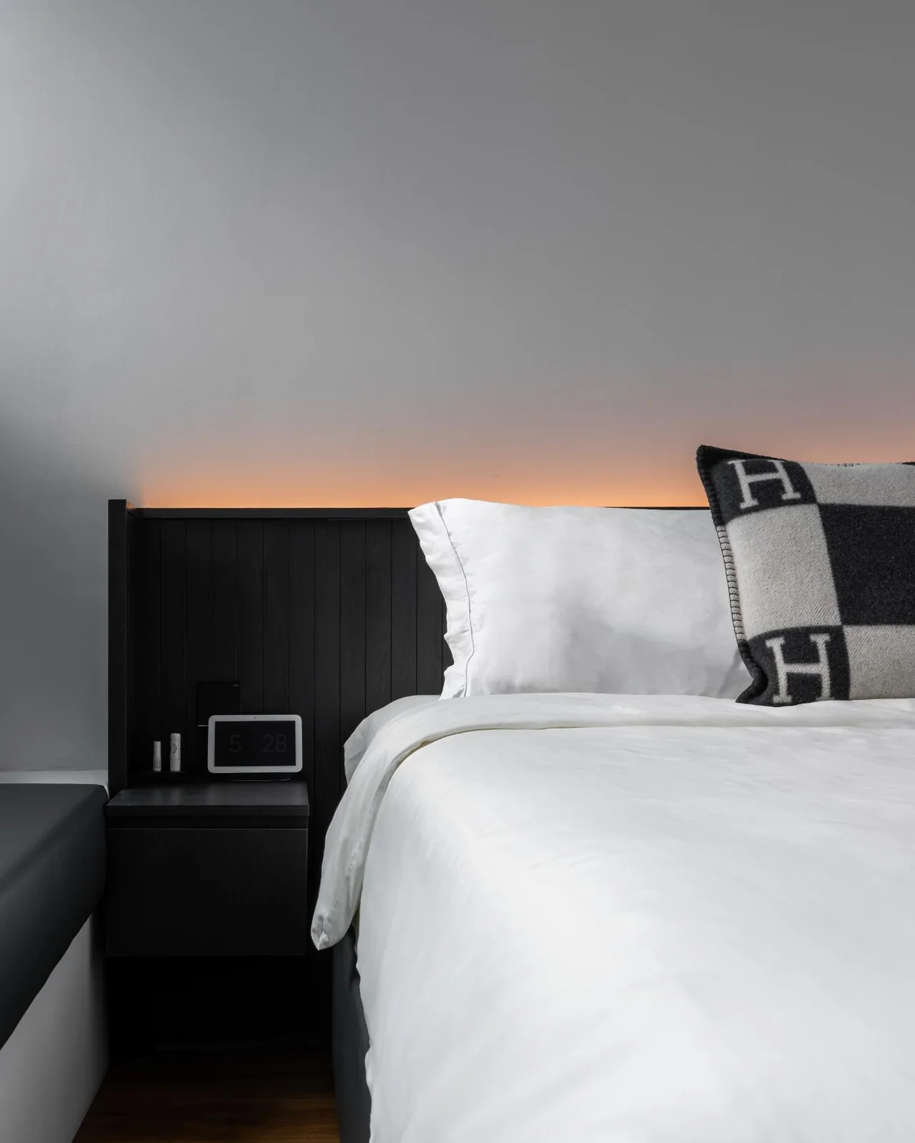 Galerie Noire @ Skyline Concourse by MYNMYN Studio, view 13