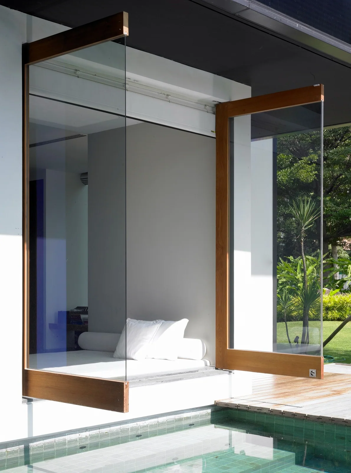 Robert Greg Shand Architects Architecture Interior Design 58 Ocean Drive Singapore 8, Design Authority