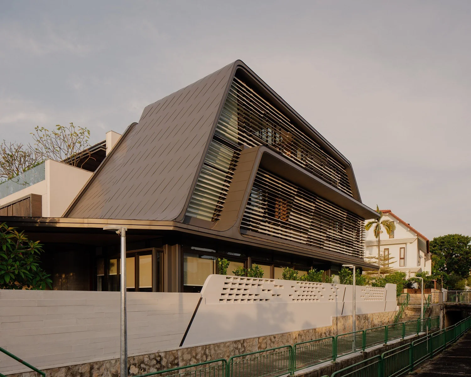 Strata House by Scott Brownrigg, view 2