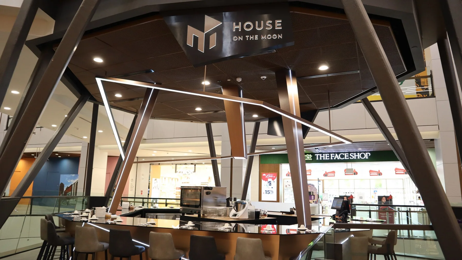 House on the Moon(Great World City Flagship Store) by SODA®Spirit Of Design Analogy, view 3