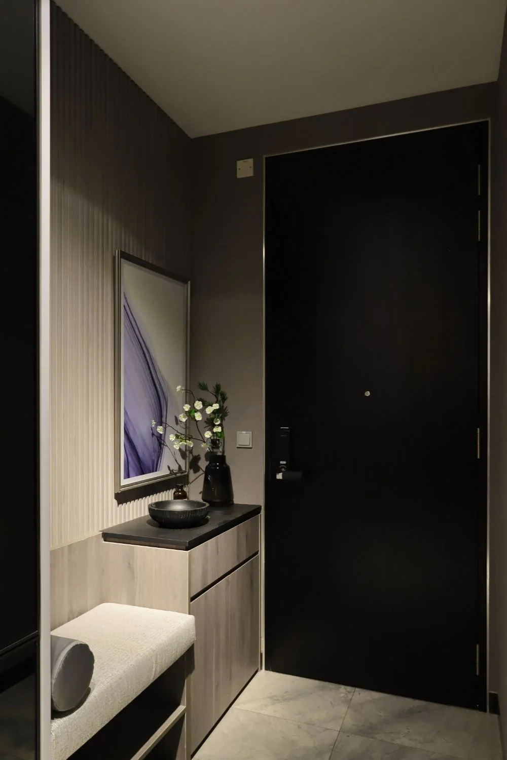 Midtown Bay Show Flat by YWA Studio, view 2
