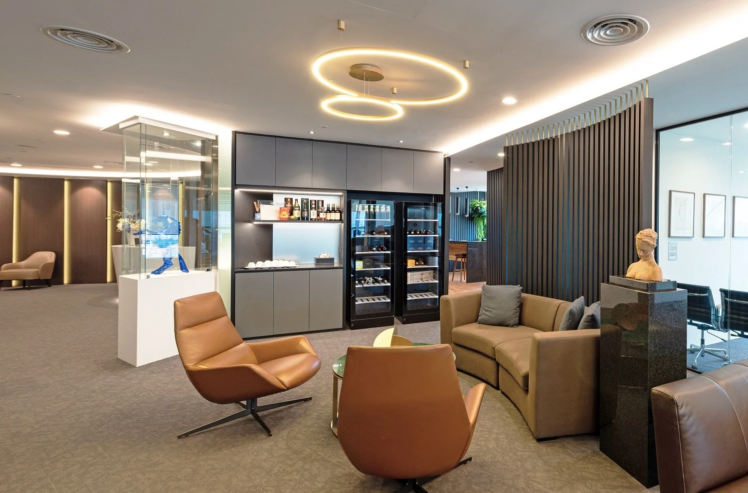 Corporate Luxury by YWA Studio, view 2
